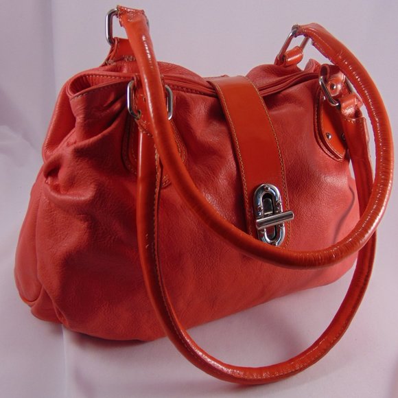 INNUE' Italy Fire Coral Soft Leather Hobo Bag - Picture 4 of 15